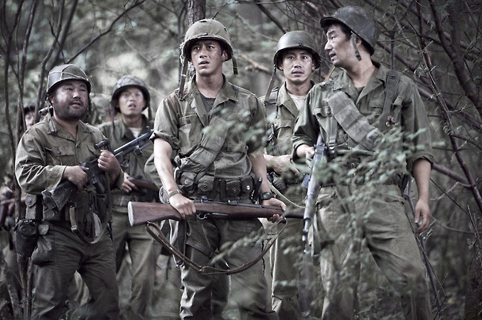 [2011] The Front Line/고지전 - Go Soo, Shin Ha Kyun, Lee Je Hoon, Ryu Seung Ryong (Vietsub Completed) 16357B3F4E2B220F1A362A